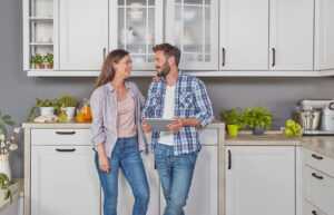 dlya glavnoj e1631674904623 | Young,Couple,In,The,Kitchen,With,Digital,Tablet